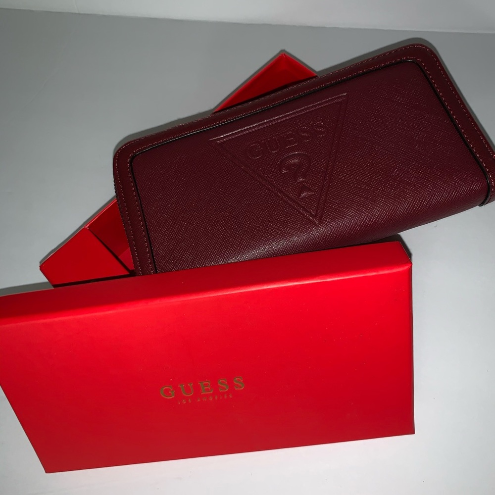 NWT Guess Wallet